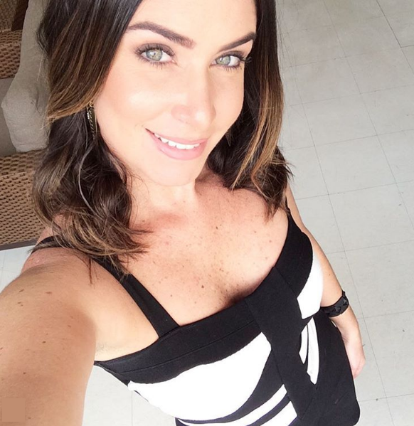 Larissa Erthal Apresentadora morena linda